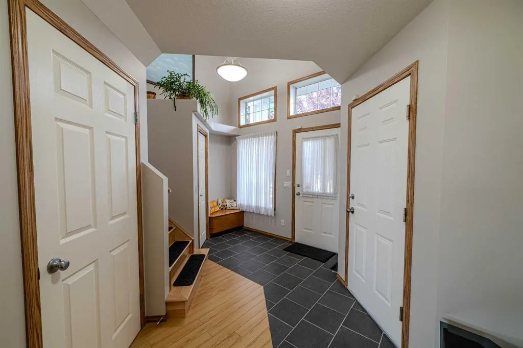 192 Somerglen Common SW