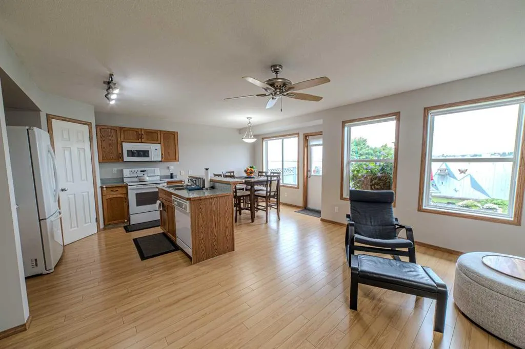 192 Somerglen Common SW