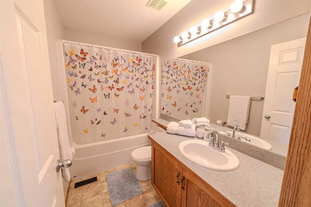 192 Somerglen Common SW