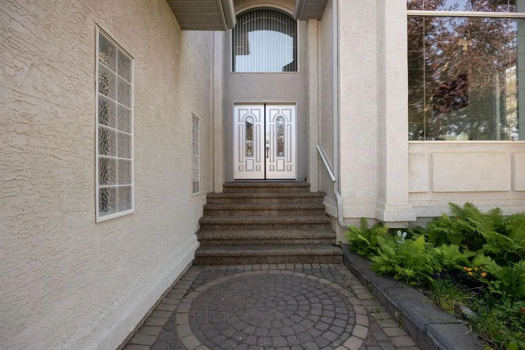 127 Berard Crescent
