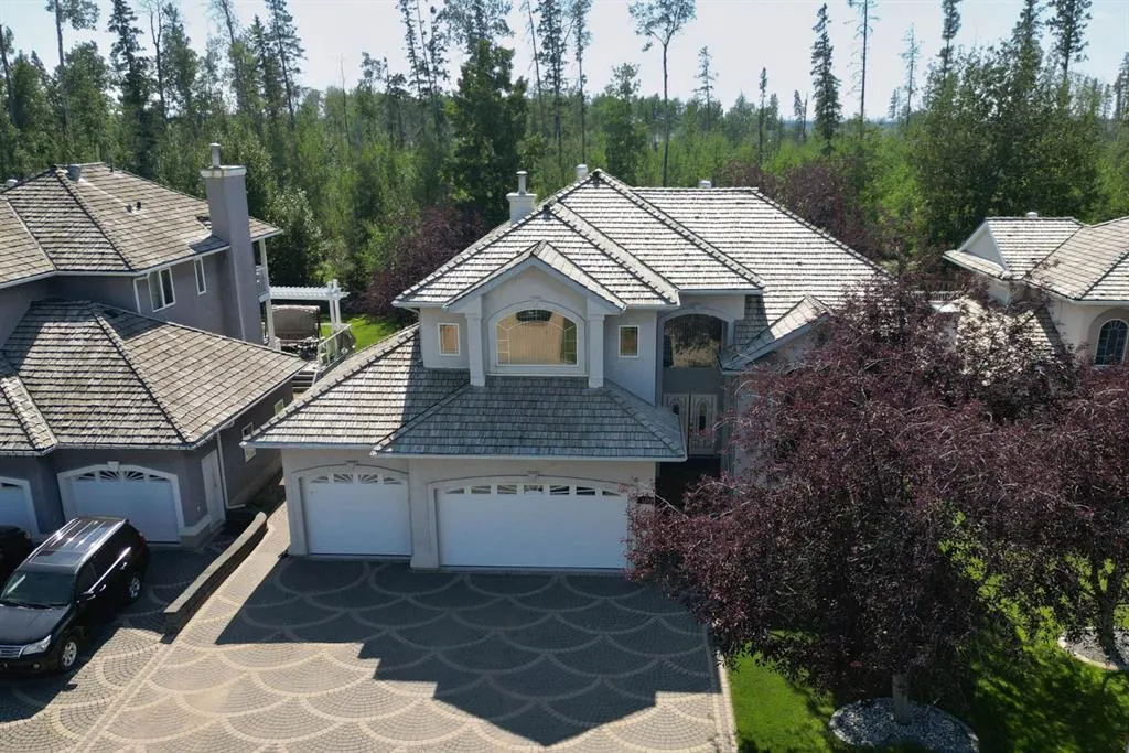 127 Berard Crescent