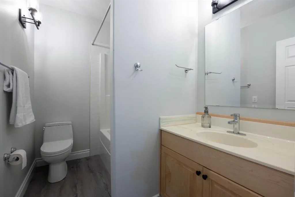 127 Berard Crescent