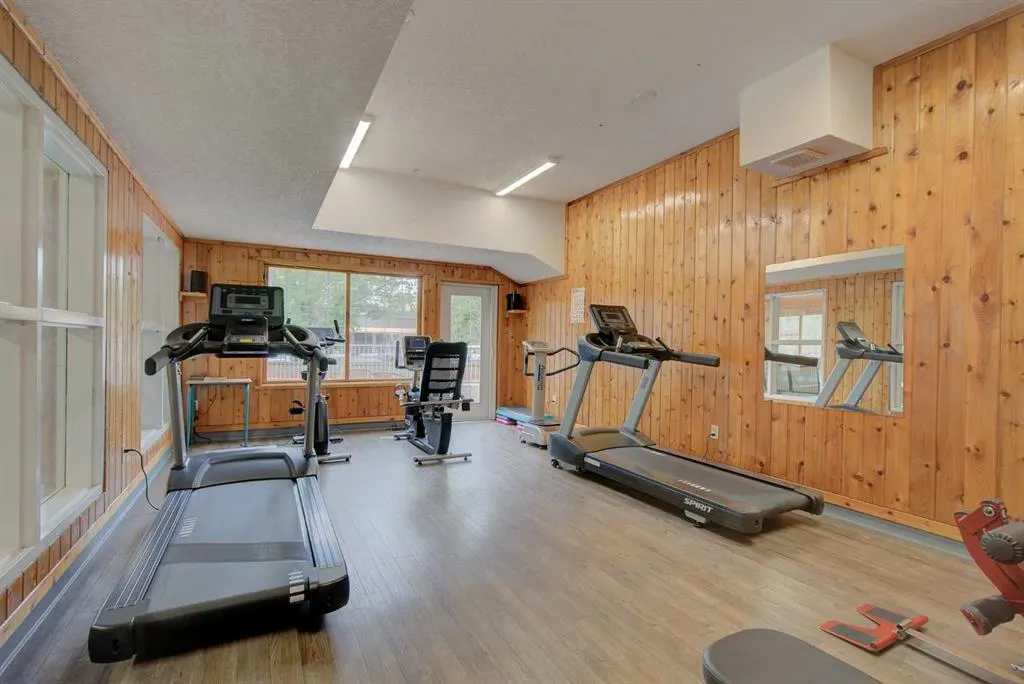 4805 45 Street, #405