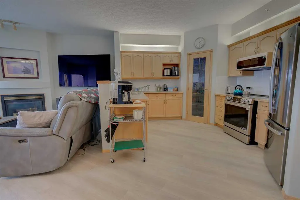 4805 45 Street, #405