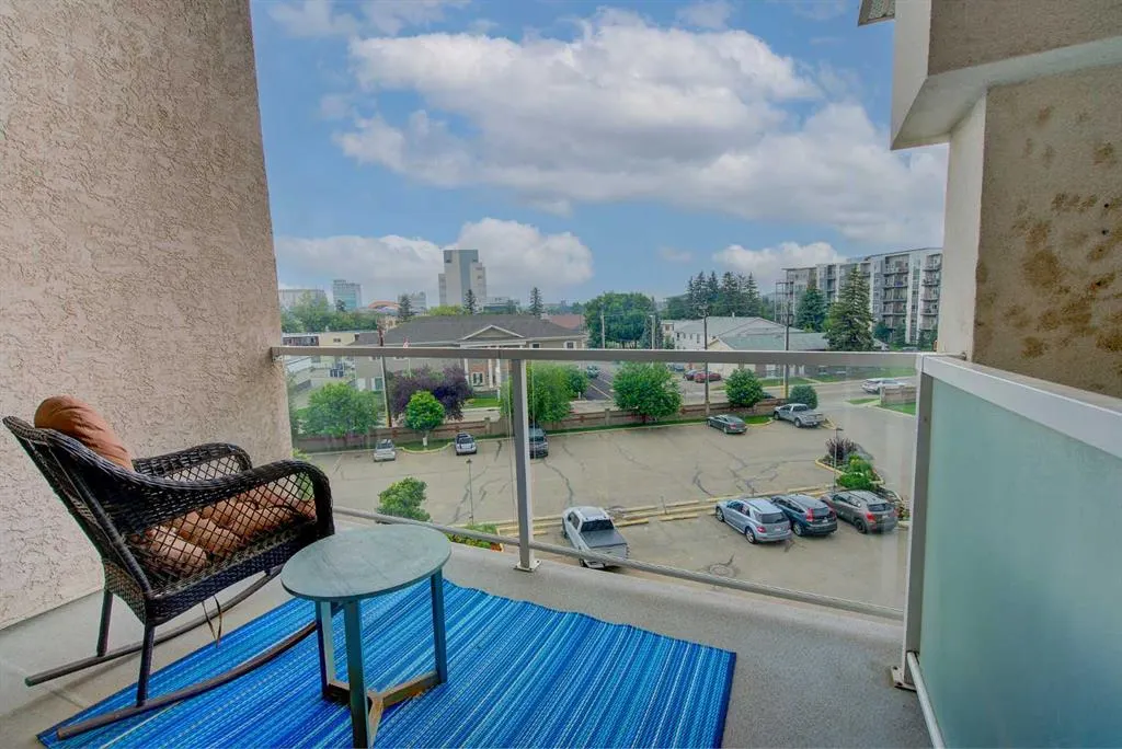 4805 45 Street, #405