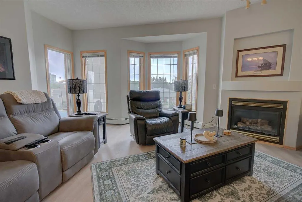 4805 45 Street, #405