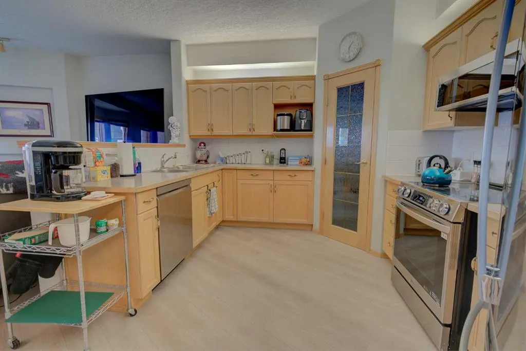 4805 45 Street, #405