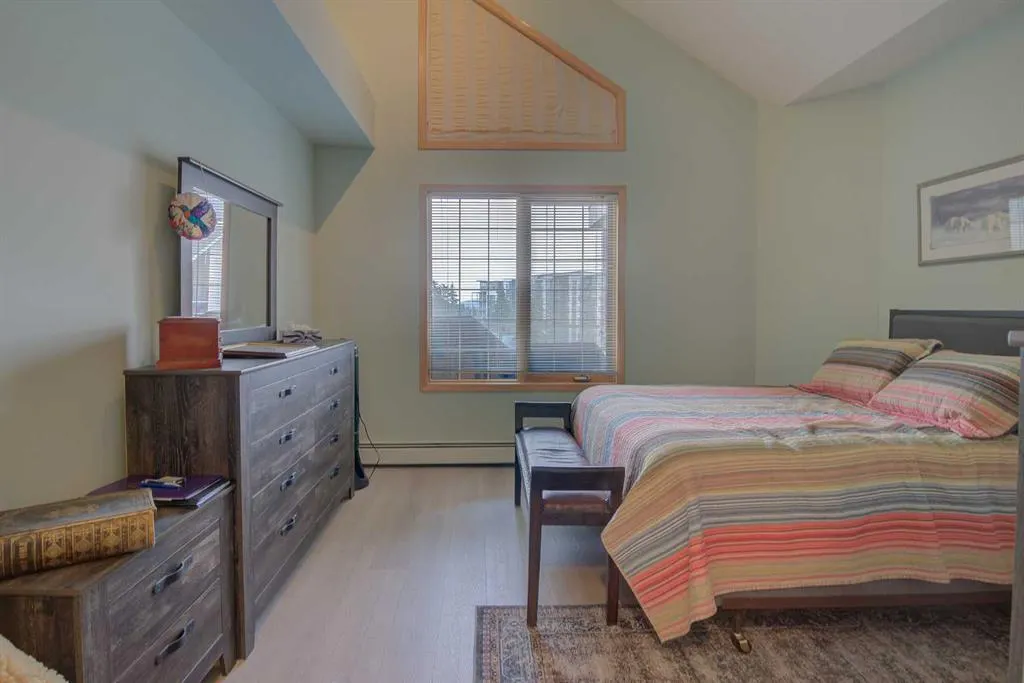 4805 45 Street, #405