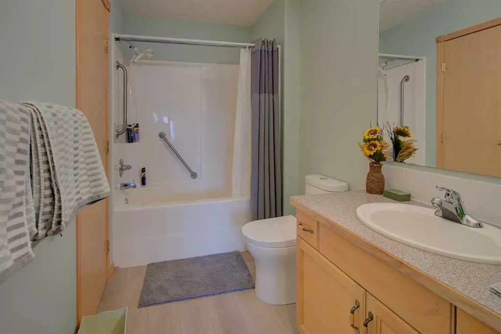 4805 45 Street, #405