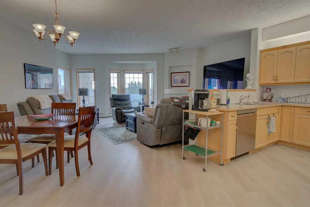 4805 45 Street, #405