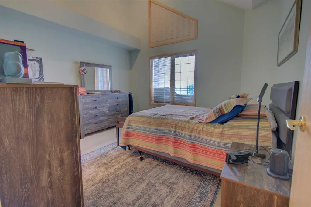 4805 45 Street, #405