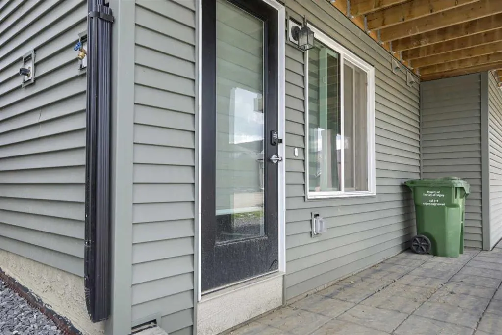 222 AQUILA Drive NW