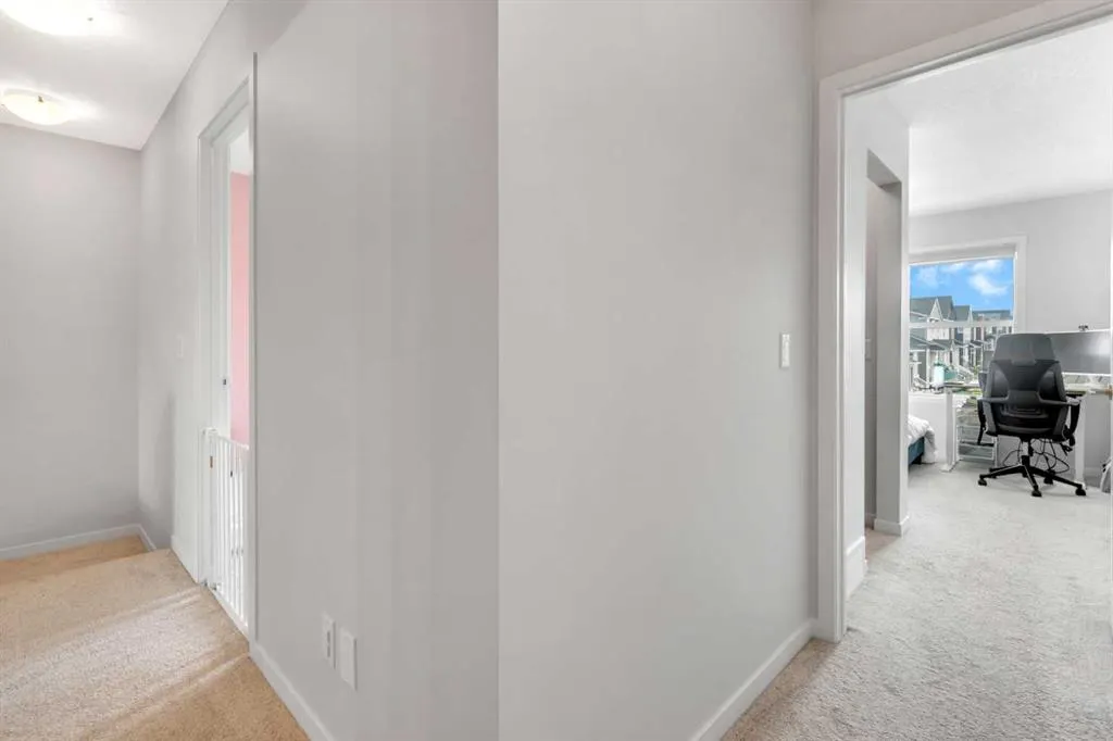 222 AQUILA Drive NW
