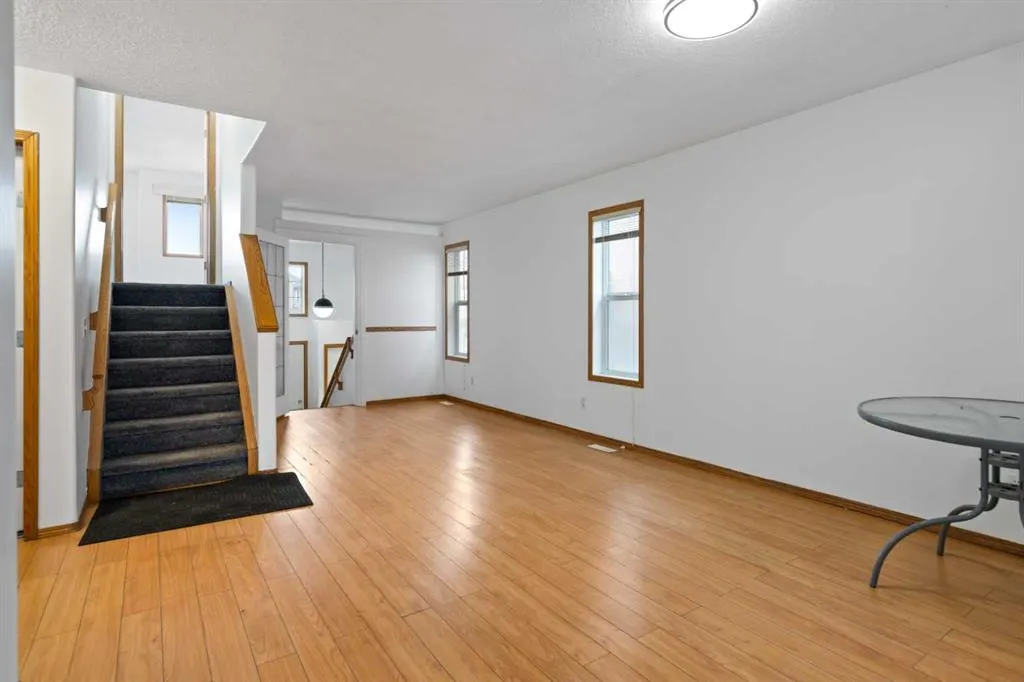 127 Tarawood Grove NE