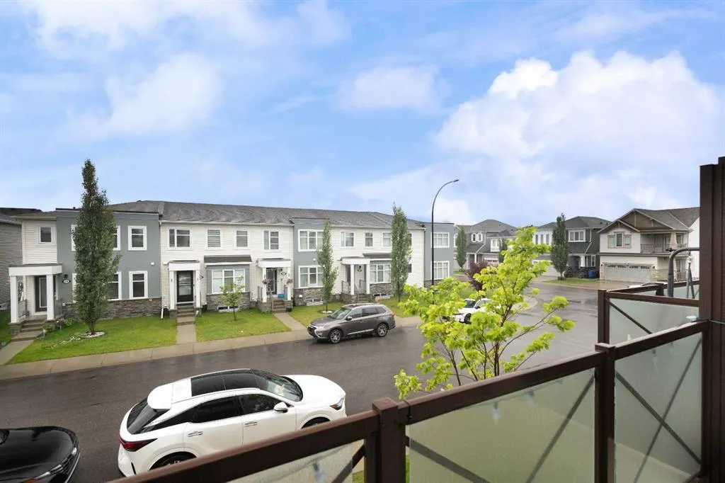 25 cityscape Row NE