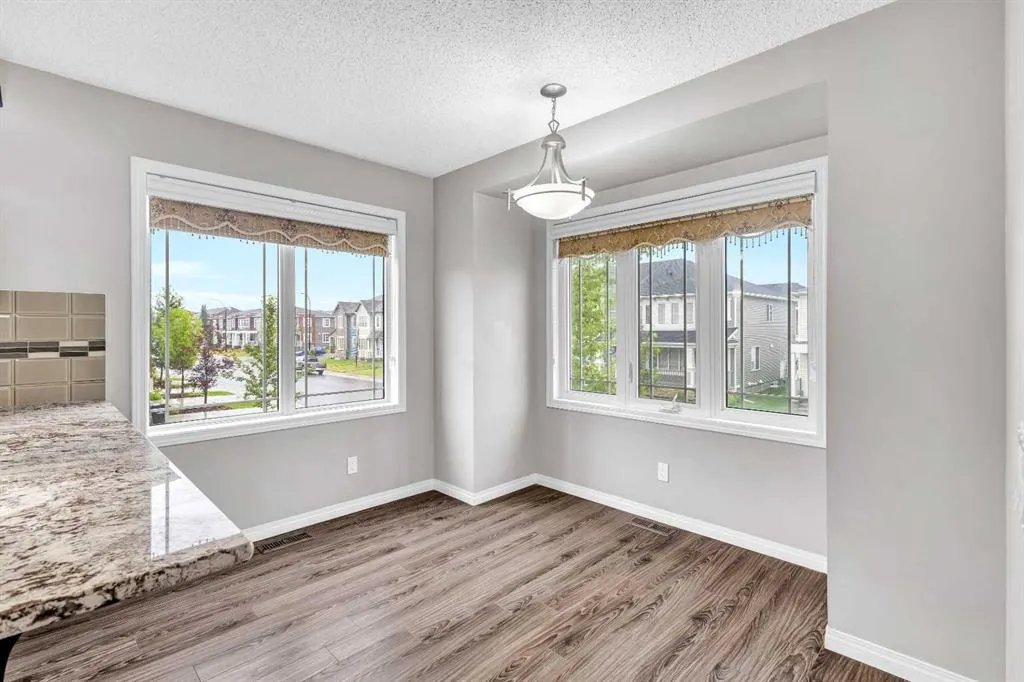 25 cityscape Row NE