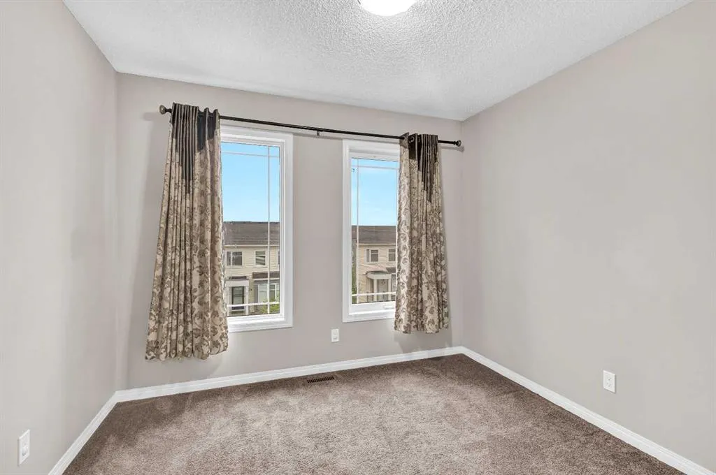 25 cityscape Row NE