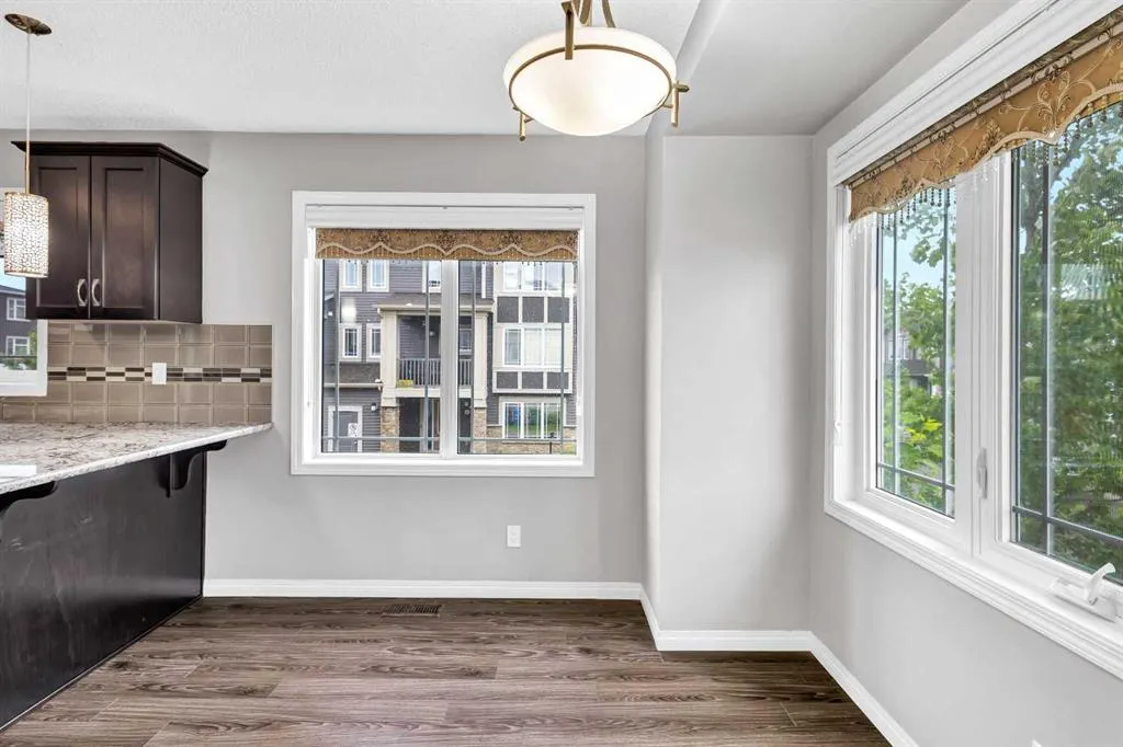 25 cityscape Row NE