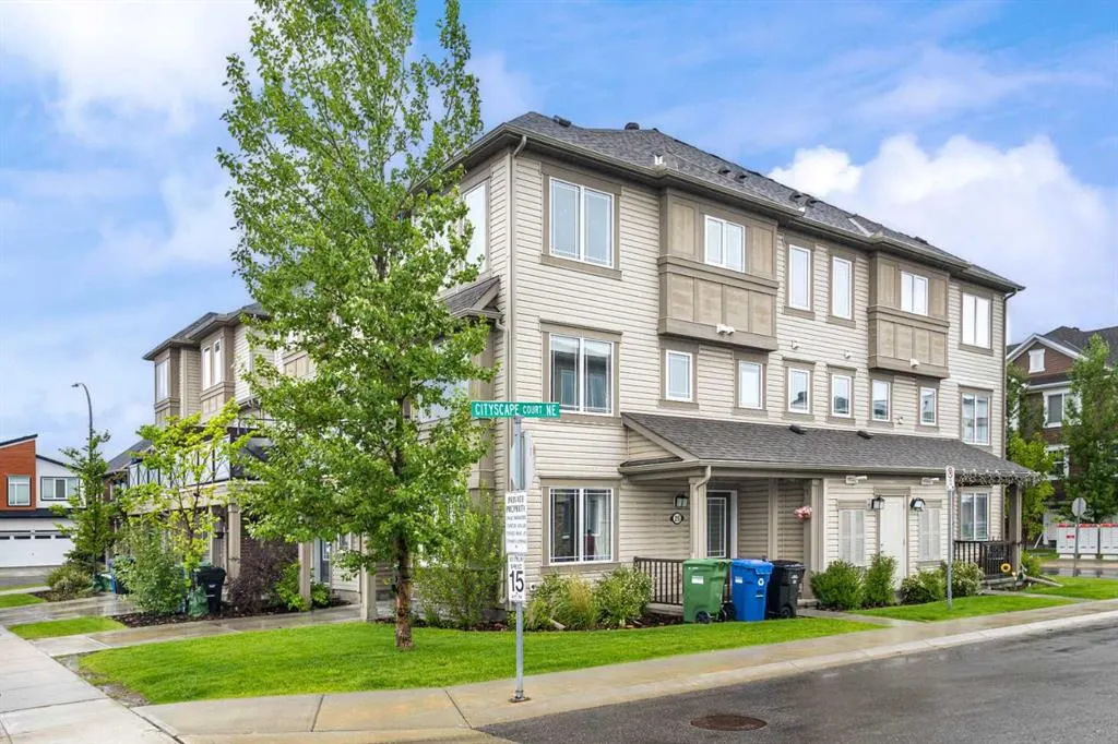 25 cityscape Row NE