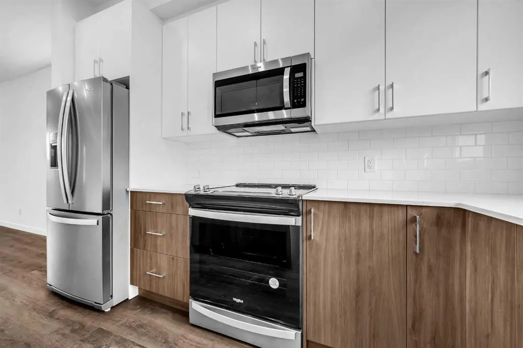 25 Evanscrest Mews NW, #101