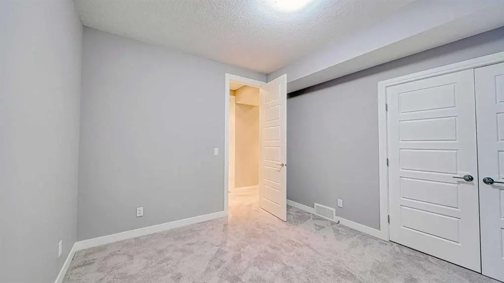 5 Nolanfield Point NW