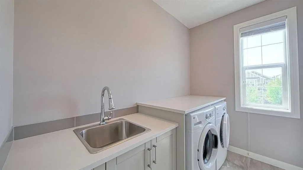 5 Nolanfield Point NW