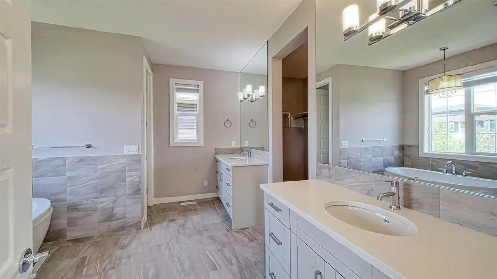 5 Nolanfield Point NW