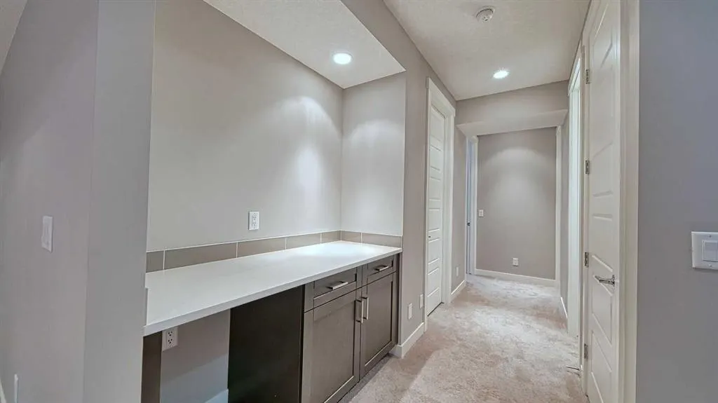 5 Nolanfield Point NW