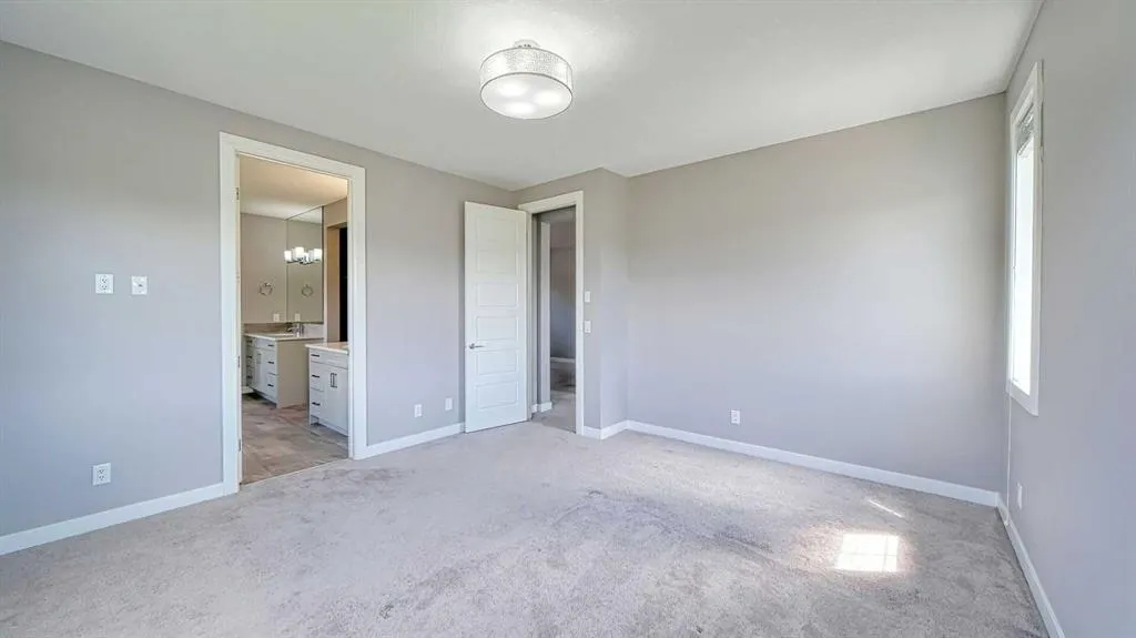 5 Nolanfield Point NW