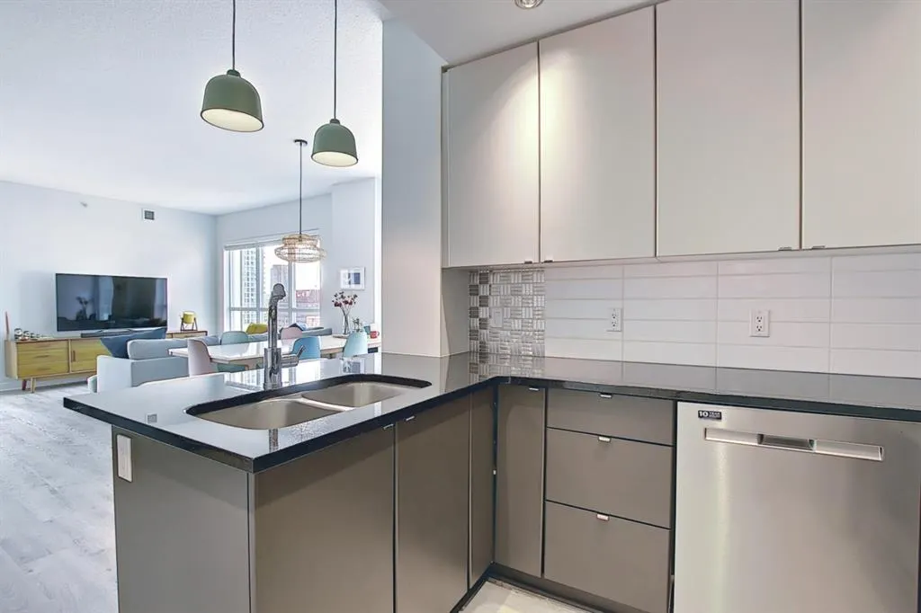 788 12 Avenue SW, #706