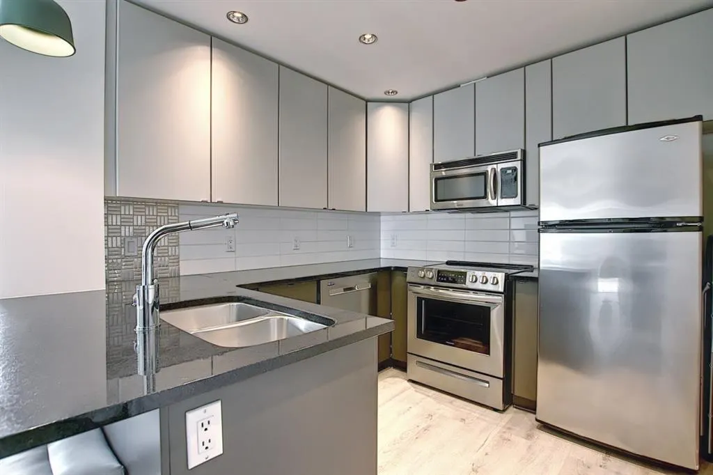 788 12 Avenue SW, #706