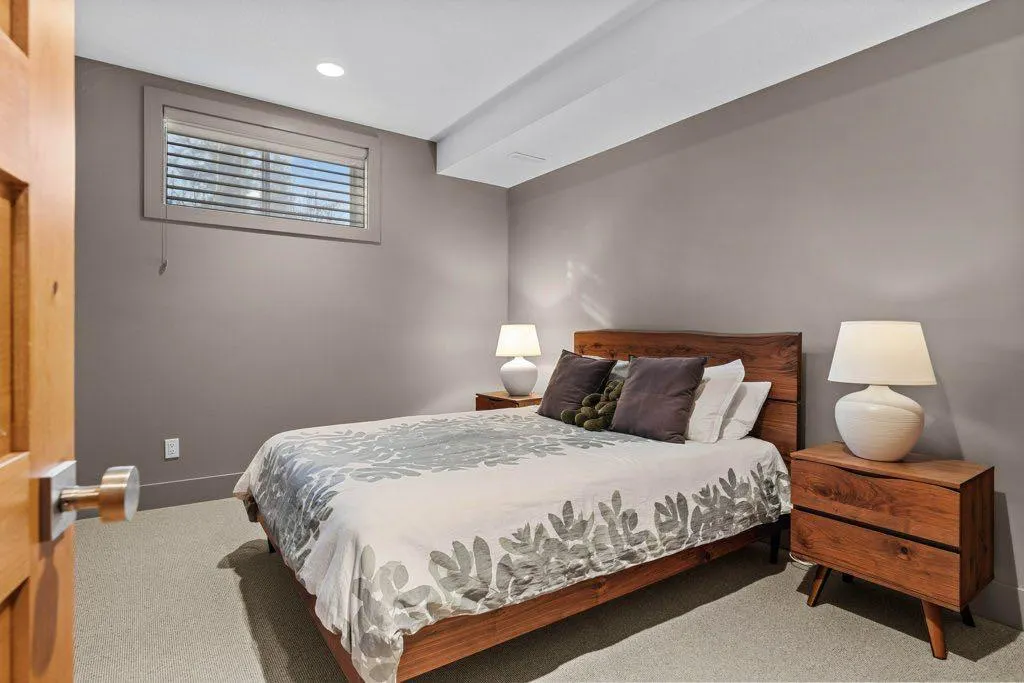136 Silvertip Ridge, #4