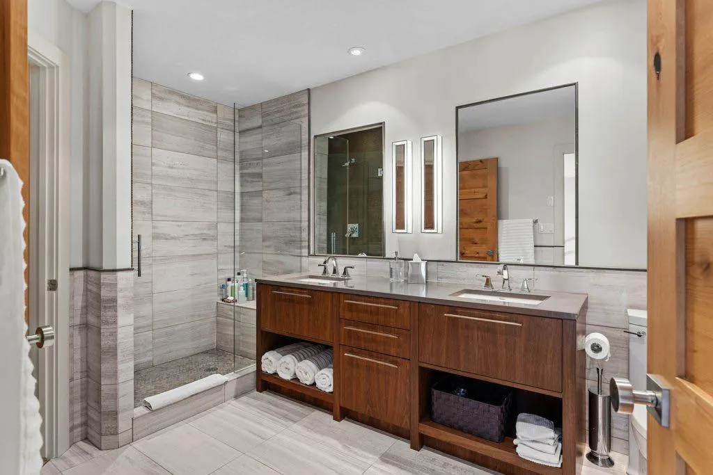 136 Silvertip Ridge, #4