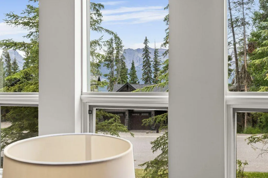 136 Silvertip Ridge, #4