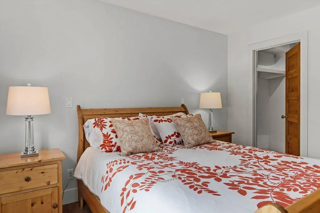 136 Silvertip Ridge, #4