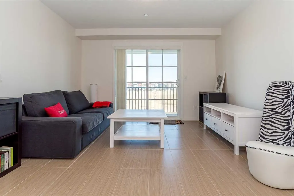 99 Copperstone Park SE, #1208