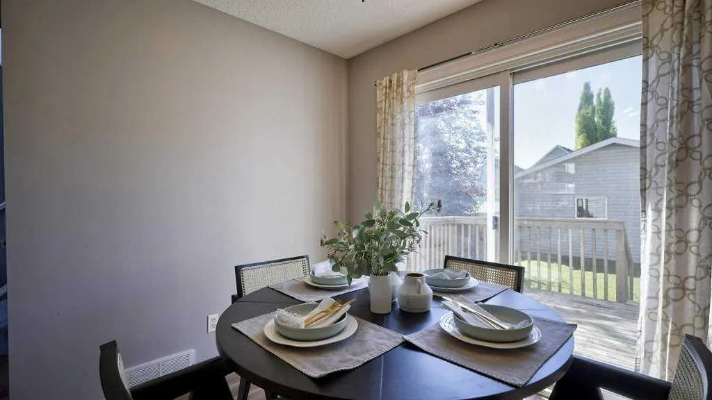 145 Tuscany Valley Green NW