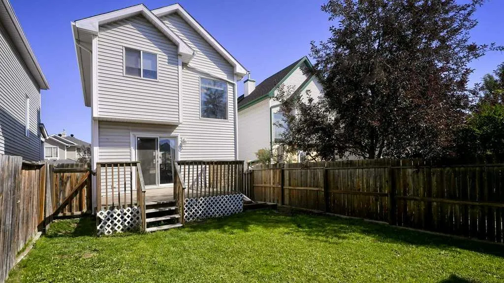 145 Tuscany Valley Green NW