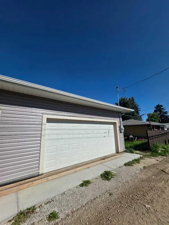 2217 42 Street SE