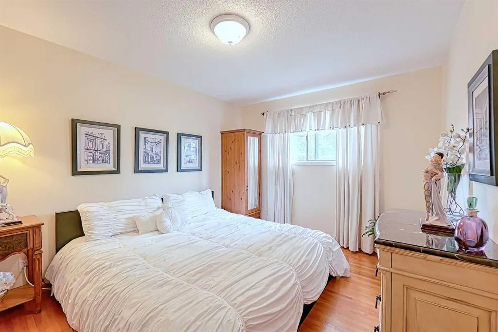 5007 Vallance Crescent NW