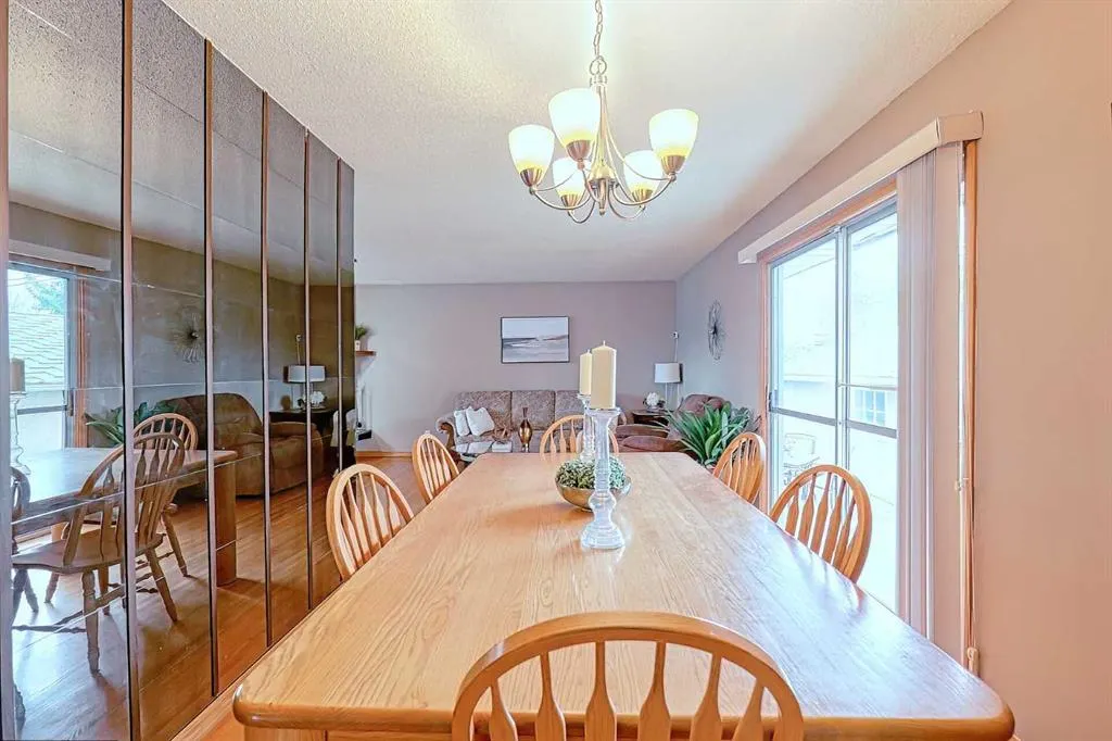 5007 Vallance Crescent NW
