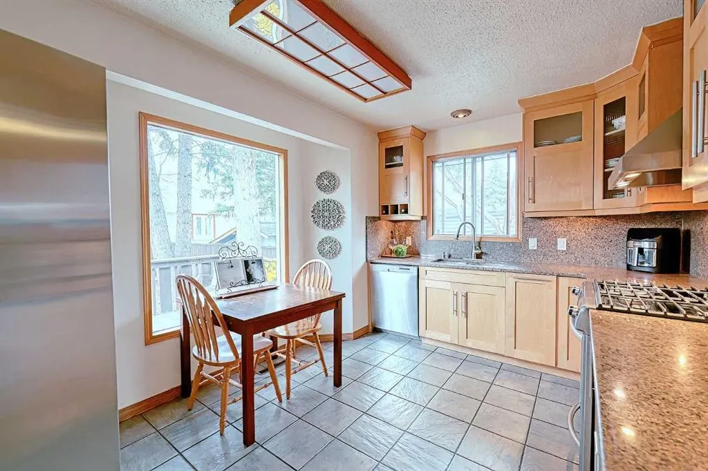 5007 Vallance Crescent NW