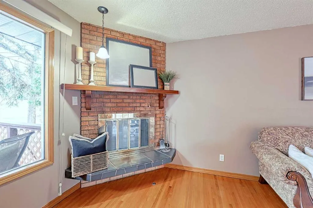 5007 Vallance Crescent NW
