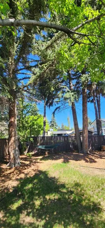 5007 Vallance Crescent NW