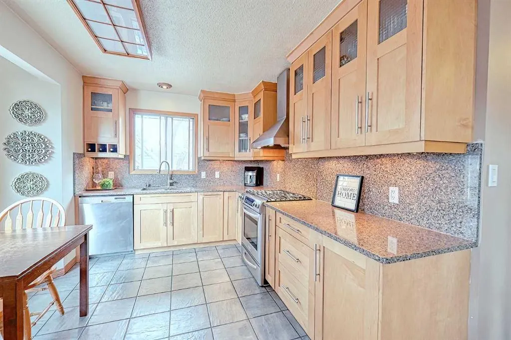 5007 Vallance Crescent NW