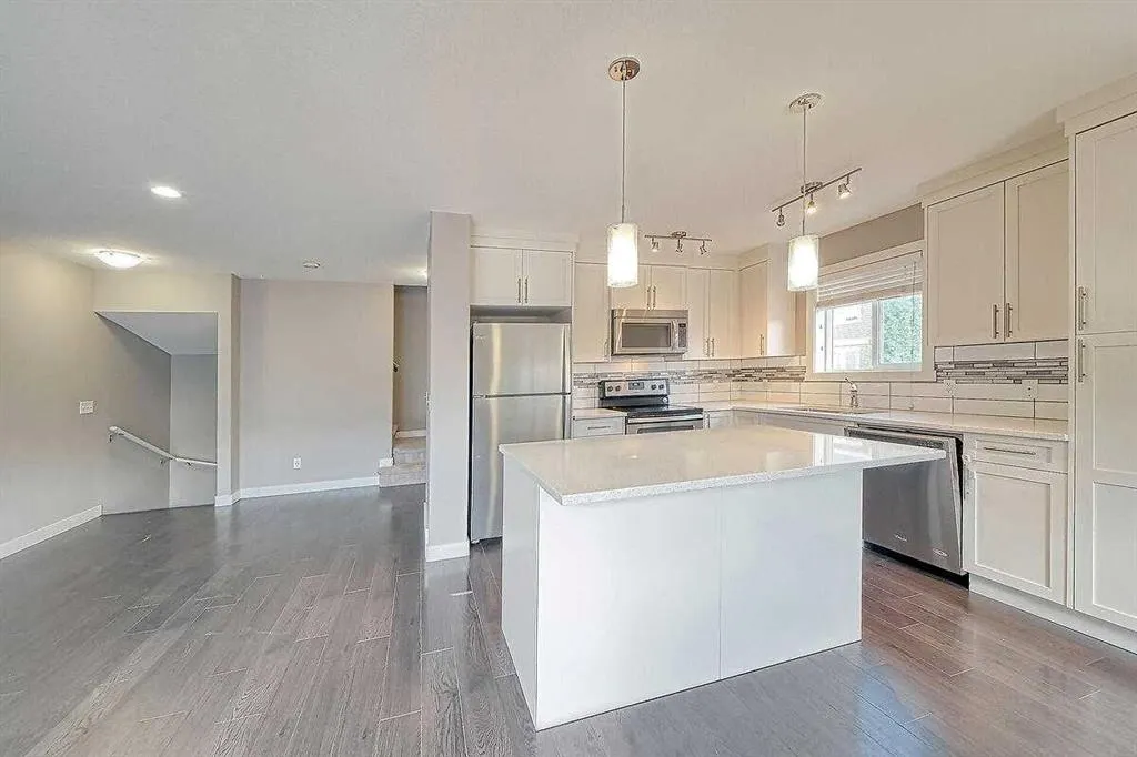 641 Skyview Ranch Grove NE