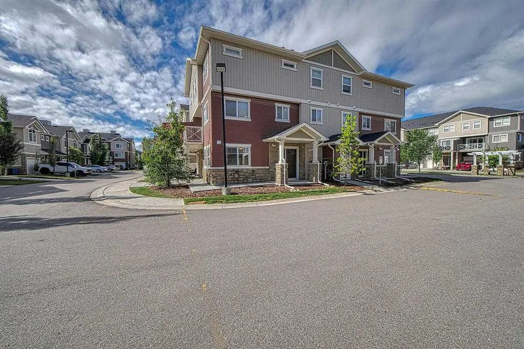 641 Skyview Ranch Grove NE
