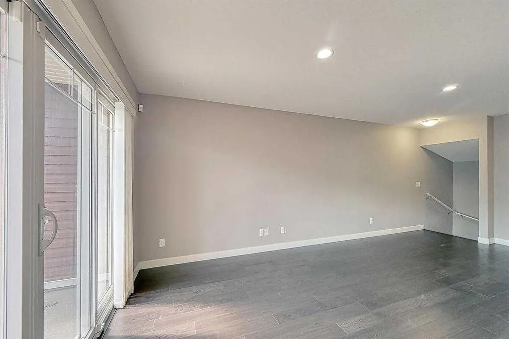 641 Skyview Ranch Grove NE