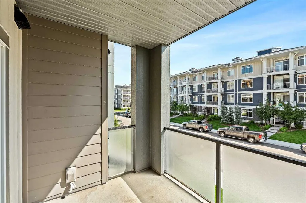 100 Auburn Meadows Manor SE, #206