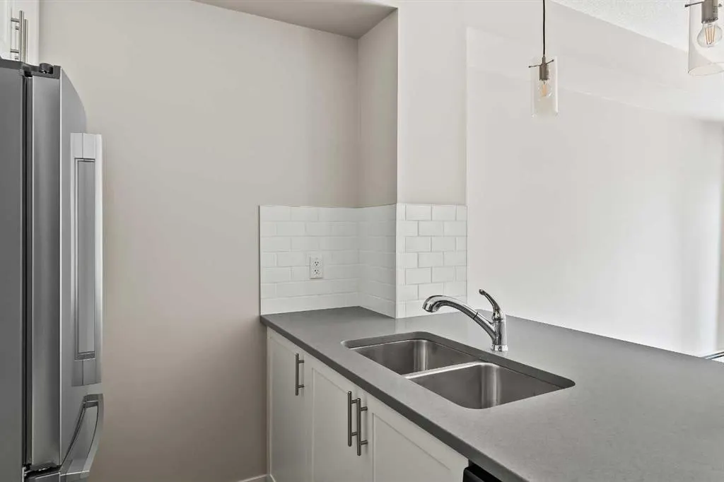 100 Auburn Meadows Manor SE, #206
